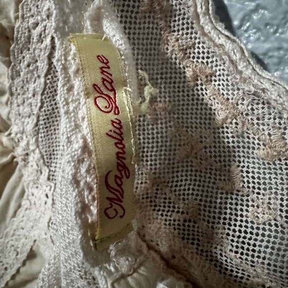 Magnolia Lane Cream Lace Button-Front Blouse – Size M - Picture 2 of 2